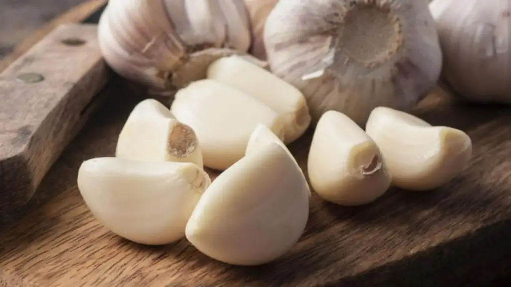 dientes de ajo pelados